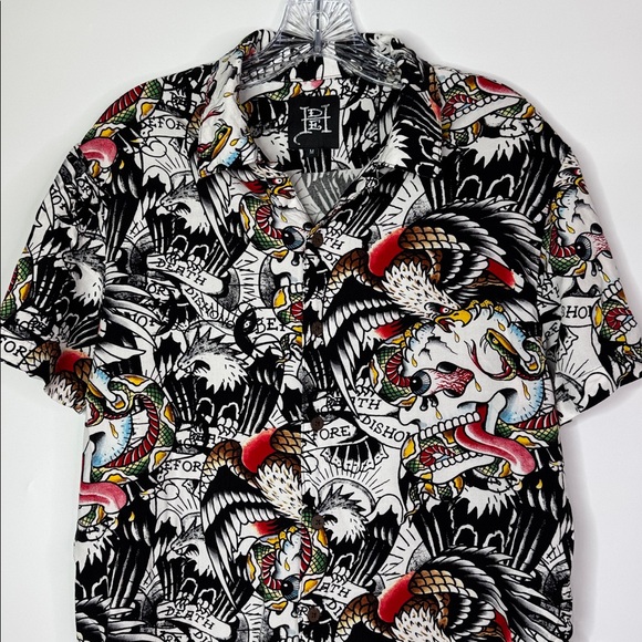 Ed Hardy Battle Skull Short Sleeve Button Up Shirt Size Medium - Picture 2 of 9